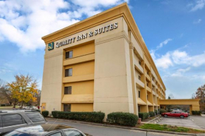 Гостиница Quality Inn & Suites Raleigh Durham Airport  Моррисвилл